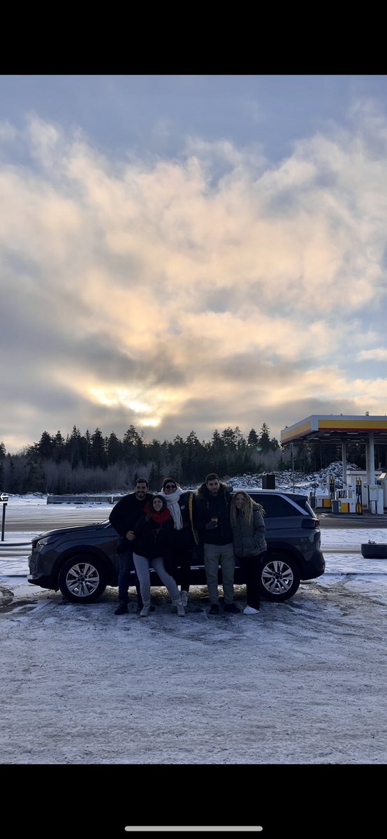 MartitaEspinosa's tweet photo. día 1 de ruta por Noruega: 
reencuentro en Oslo - sushi pescado por Diego en su casa en Trondheim 🫂🩵🏔️❄️🇳🇴 https://t.co/sIHf9E3lGl