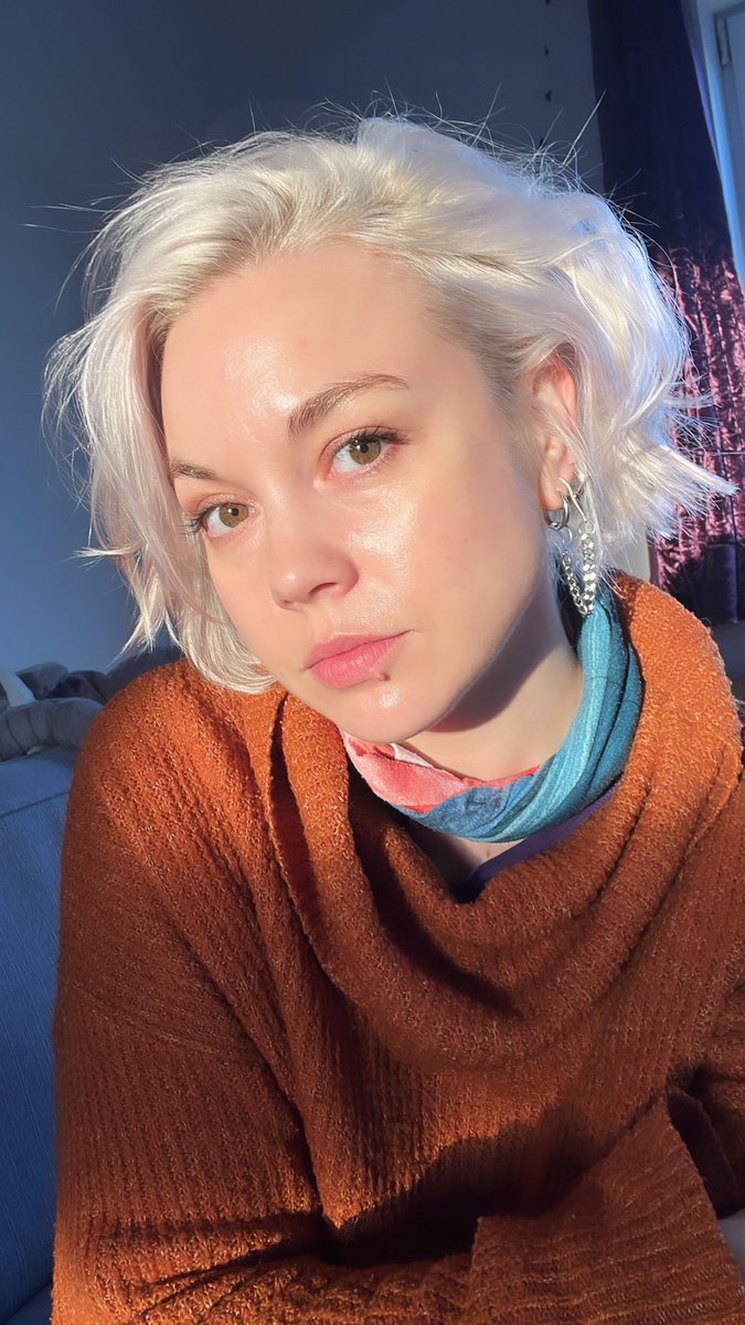 I still believe in love….so f*** everyone emilyleelifeandmusic.wordpress.com/2023/12/03/lov…