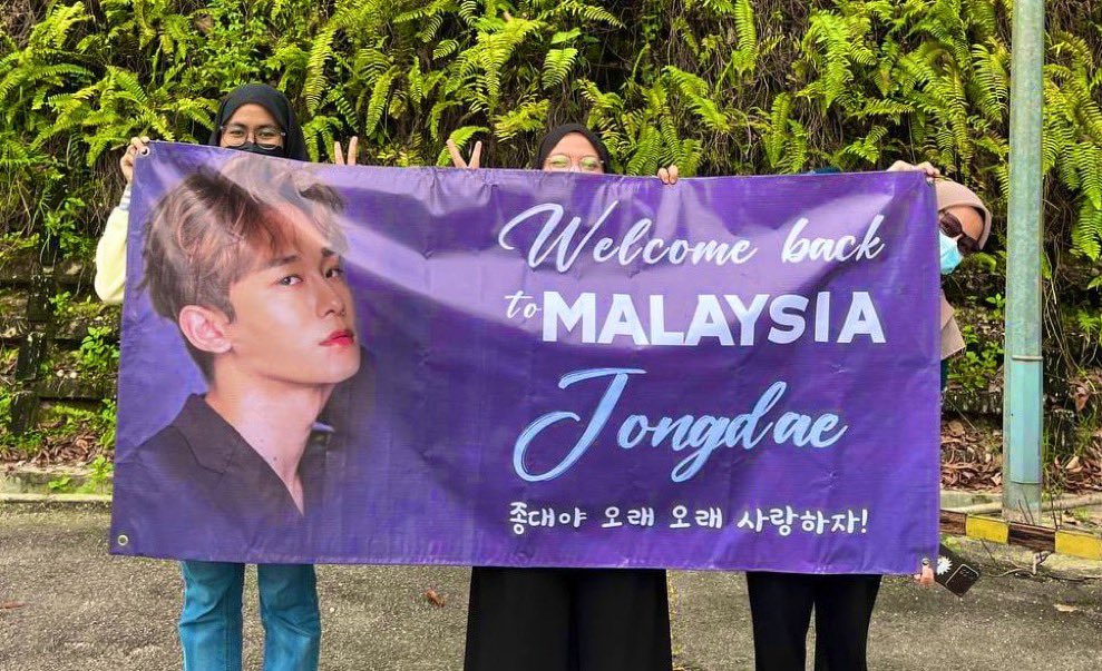 kachingyours's tweet photo. "exol tu paling adil mendukung semua member" tak dapat datang tak apa kita buat other way😂
Me, padahal biasku si jongin:
#layinkl #exoscinkl #cheninkl #xiumininkl https://t.co/vFoqaiQWbu