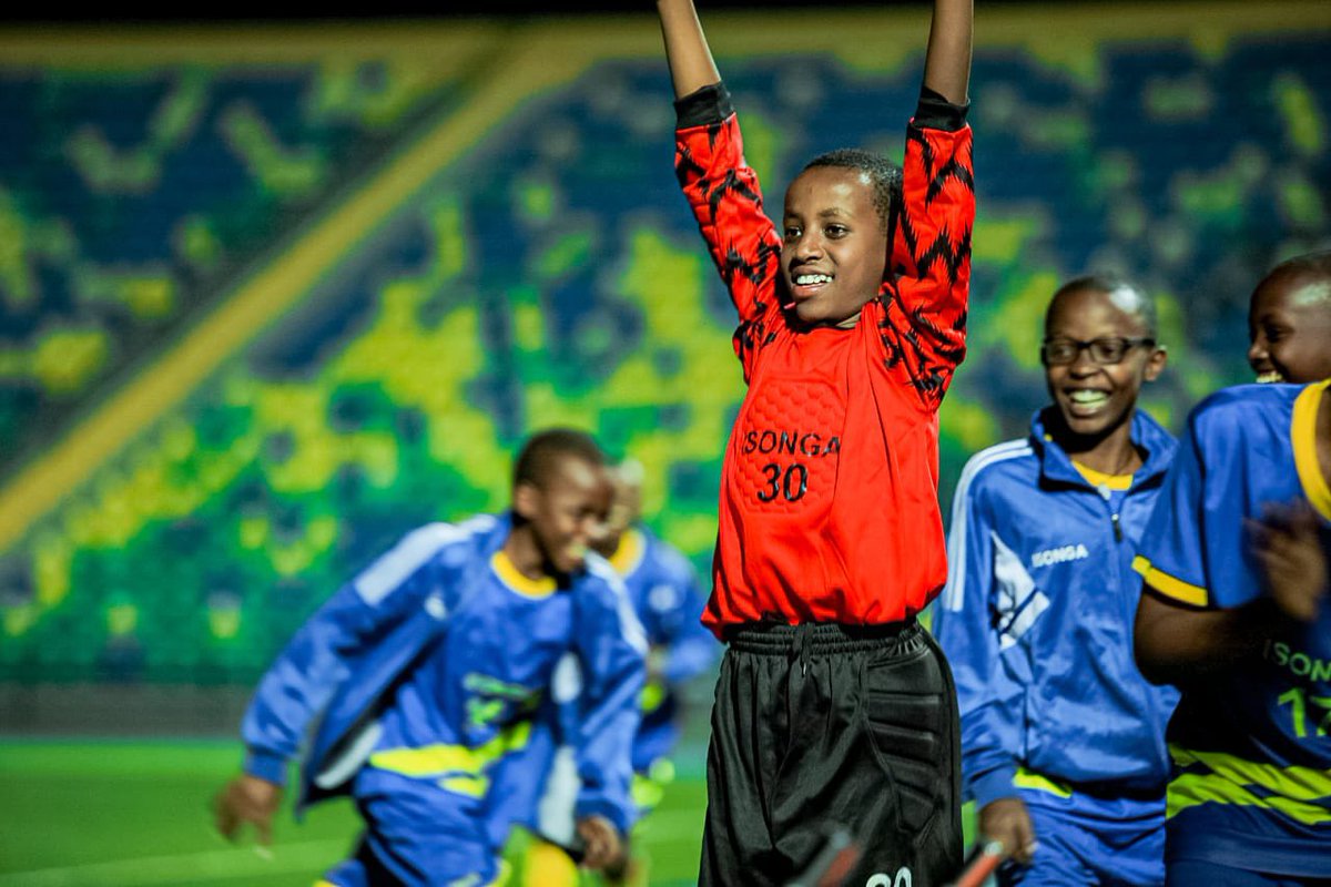 imfuraluc01's tweet image. #NationalTalentDay2023 

Igikorwa cyiza cyane kiri kubera i Huye mu gushaka no gushyigikira impano z’ejo hazaza. 

Minisiteri ya Siporo iki ni igikorwa cy’INDASHYIKIRWA iri gukora. 

Abana bato bari muri #IsongaProgram bahuriye i Huye bari kurushwanwa bitewe na centers…