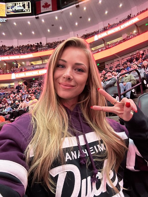 #FlyTogether https://t.co/4Sqw6NjMQX<a href="/tag/flytogether"class="tags">#FlyTogether</a>