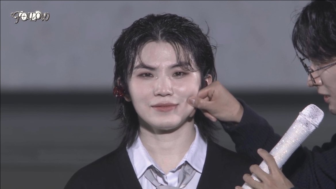 dadeuthannie's tweet photo. dk putting a spell to make them act cute 😅 woozi didnt do anything because he said he's already cute (without doing anything) https://t.co/RzPCMqkd2r