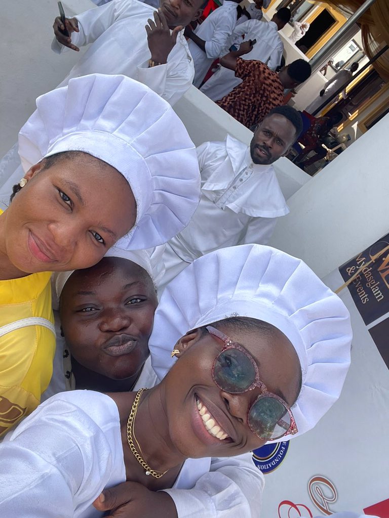 bhukieblaq's tweet photo. Happy First Sunday in December
#HarvestLoading🌹
#SplendidSunday💃🏾💃🏾 https://t.co/vpn6MdJeOl