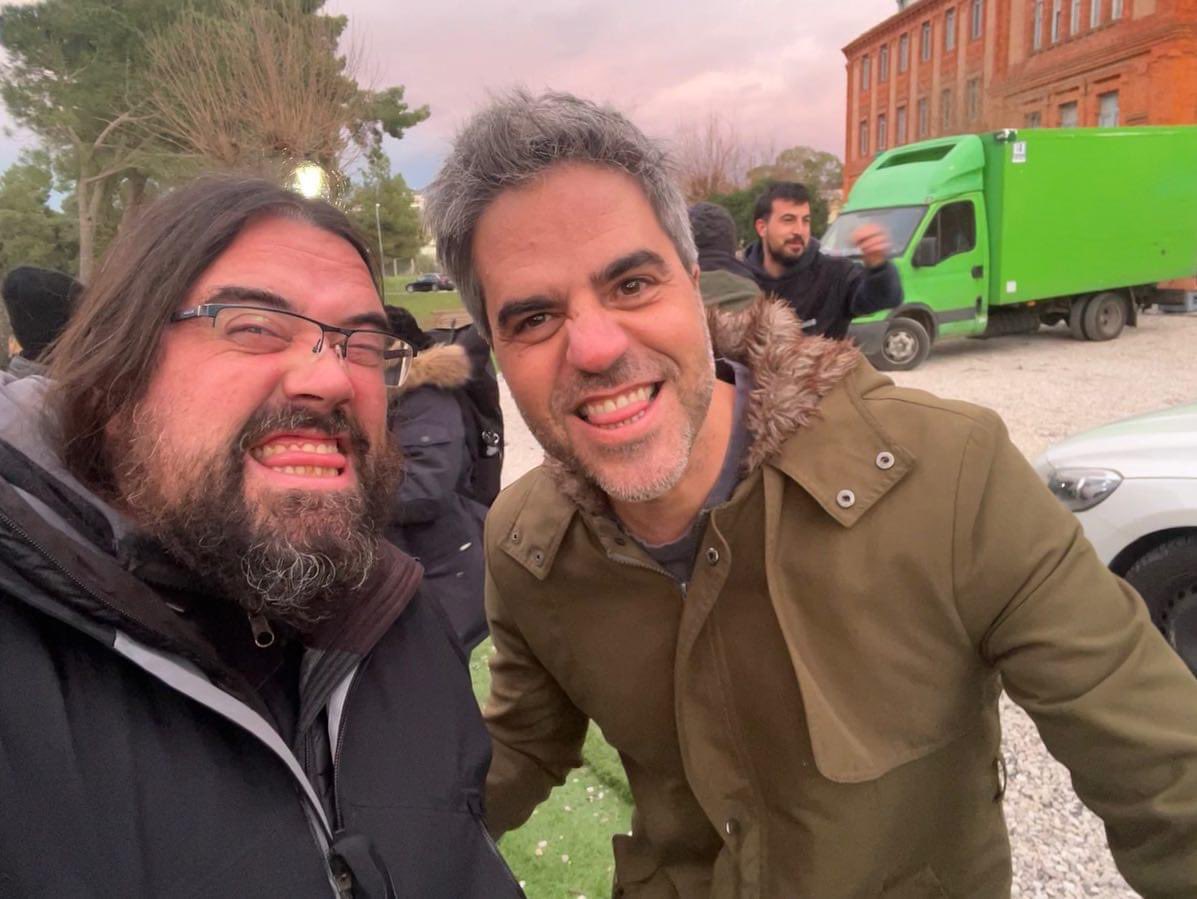 TLM_tweet's tweet photo. Hoy se estrena en los mejores cines “La Navidad en sus Manos” y @ErnestoSevill17 y Jorge Flor os dicen que como no vayáis a verla…. 😬😬😬 https://t.co/uj763843EN