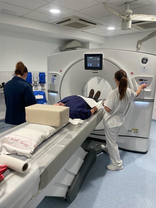 🩻 El Servicio de Radiología de <a href="/Area6VegaMedia/">Área 6 Vega Media</a> fue galardonado como ‘Servicio del Año’ por la <a href="/SERAM_RX/">SERAM - Sociedad Española de Radiología Médica</a> en su gala anual. 
La gerente SMS <a href="/IsabelAyalaVig/">Isabel Ayala</a> destacó que “esto nos anima a seguir persiguiendo la excelencia en todos los niveles asistenciales”. 
acortar.link/9VHJ4M
