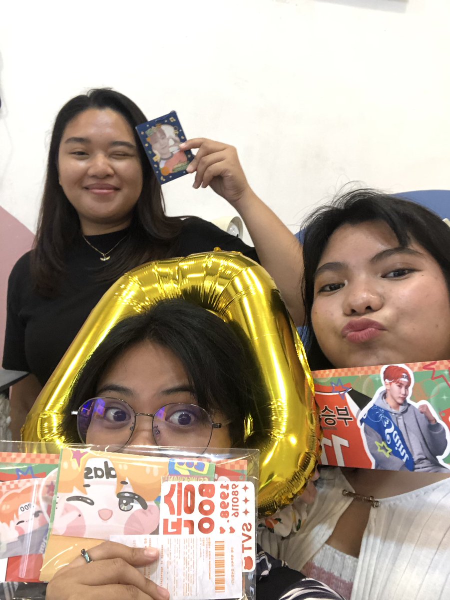 hoshuaya's tweet photo. thankyou soer much po for the wonderful CSE huhuhu, this is my first ever cup sleeve event and definitely not the last, my heart is so full 💗, grateful to meet this lovely Boosadan, THANKYOU SOER MUCH PO @BooSeungkwanPH ✨💖
@oyahchavez
#HappyHappyBOOrtday
#SuchABOOtifulday https://t.co/LQbOAYbDHK