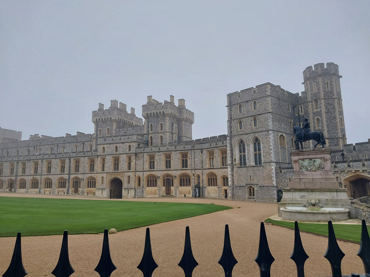 c_dolman's tweet photo. Beautiful Windsor fantastic day out to see my Queen. Exhausting and cold but so worth it. Bucket list ticked ! https://t.co/iB1iow9E1P