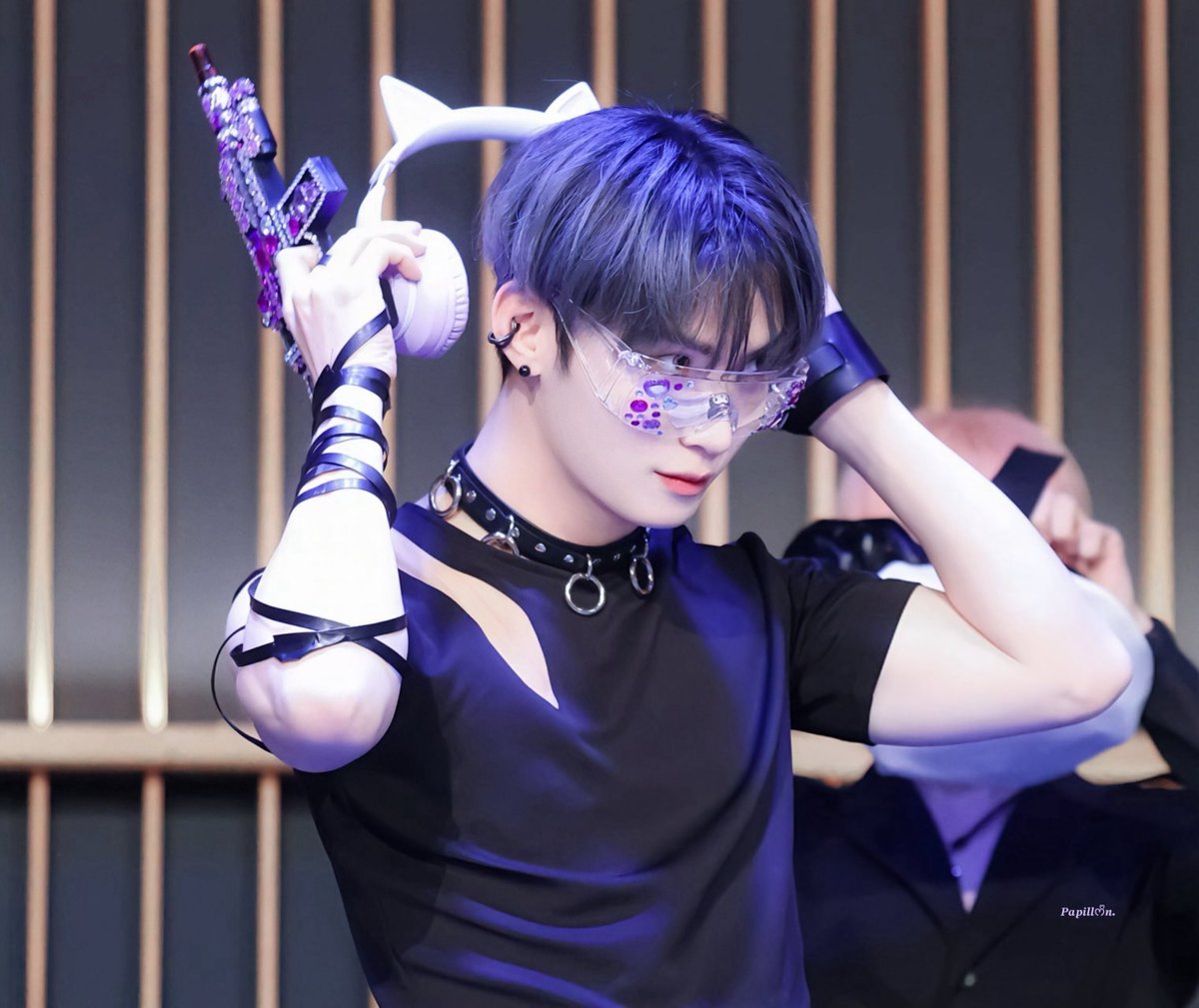 SkrrrMyViolet's tweet photo. ️ ️ ️
231111
오메가엑스 인터아시아 대면팬싸 HQ

네 취향을 저격할 나의 bullet 💜💜

#MyPapill0nlyYou #마시멜로한겸
#Skrrr_My_Violet 
#오메가엑스 #OMEGA_X
#송한겸 #한겸 #HANGYEOM
#if_you_know_you_know #iykyk 
@OmegaX_members https://t.co/HQPCkO9WLH