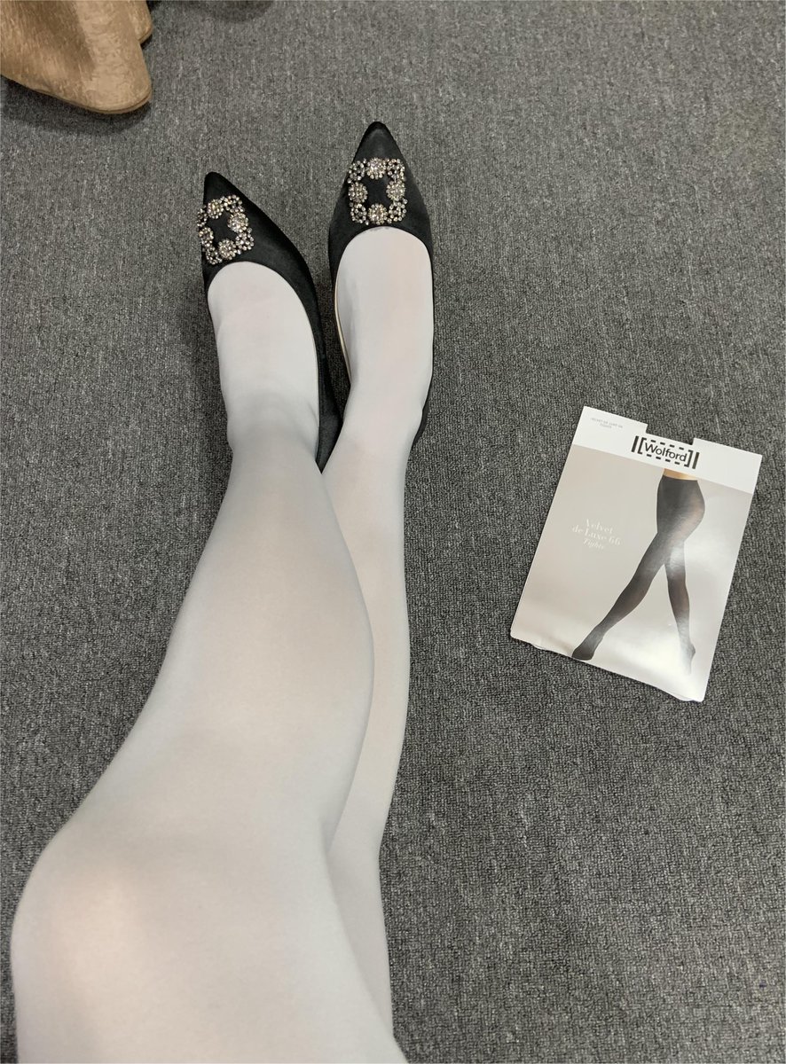 Solokk12's tweet photo. velvet 66 奇怪的颜色 #wolford #厚丝 #连裤袜 #平底鞋 https://t.co/brnLngjdy3