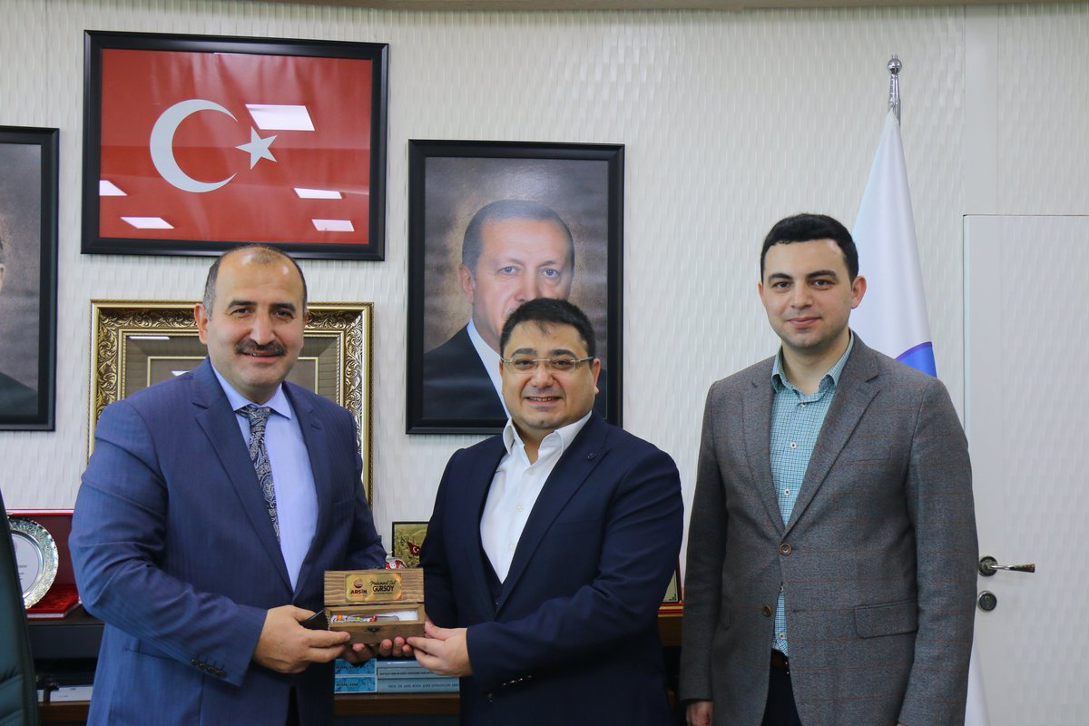 arsinbelediye61's tweet photo. Trabzon'umuz ve Diyarbakır'ımız arasında kardeşlik köprüsü kurduk.

Diyarbakır'ın Ergani Belediyesi ile imzaladığımız kardeş kent protokolümüz kapsamında iki farklı kültürü bir araya getirerek;  En büyük sevdamız Trabzonspor'umuzun, Kadim şehrimiz Trabzon'umuzun ve ... https://t.co/E5YSFU0onC