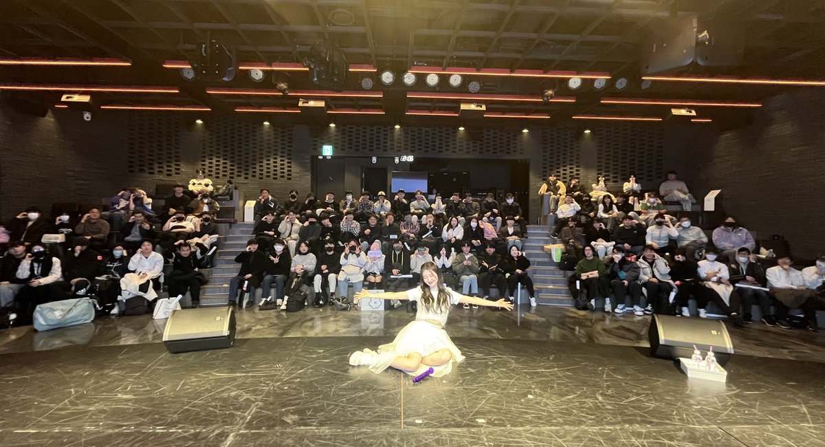 yebin__official's tweet photo. [#백예빈]

2023년 12월 3일🤍
예빈이랑 예콩이들이랑 함께한 첫 번째 팬미팅!
저는 오늘을 잊지 못할 거예요🥹
함께해줘서 고마워요. 앞으로도 잘 부탁해요!
제가 많이 많이 사랑합니다🤍🤍🤍

#백예빈 #BAEKYEBIN #Hello100 #예콩 https://t.co/UK0Yq375CN