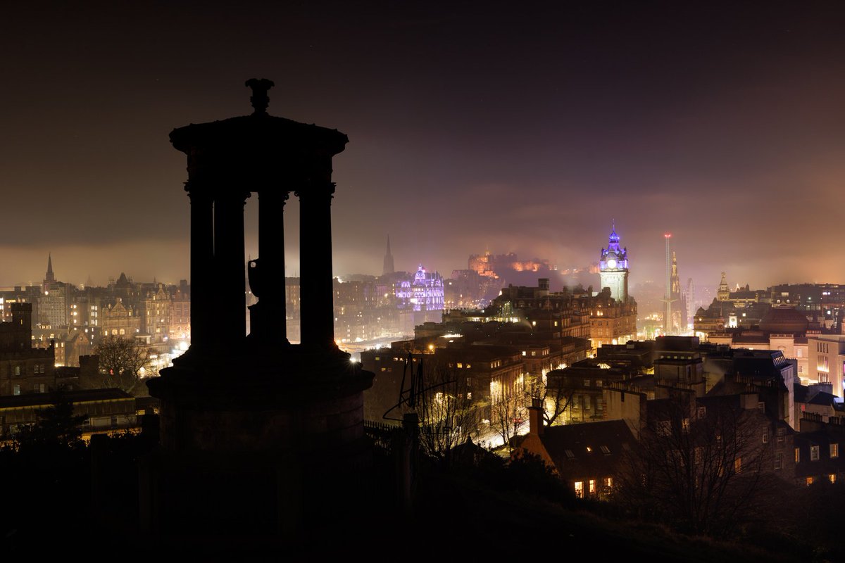 #Edinburgh looking very atmospheric late last night. Worth standing in the icy cold temperatures on Calton Hill to watch the fog swirl around the city. @visitscotland @edinburghcastle #scotland