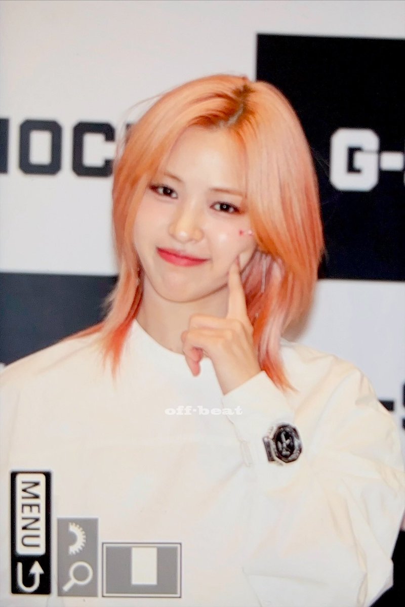 231203 복숭아가너무잘생겻더여... #ITZY #있지 #RYUJIN #류진 <a href="/ITZYofficial/">ITZY</a>