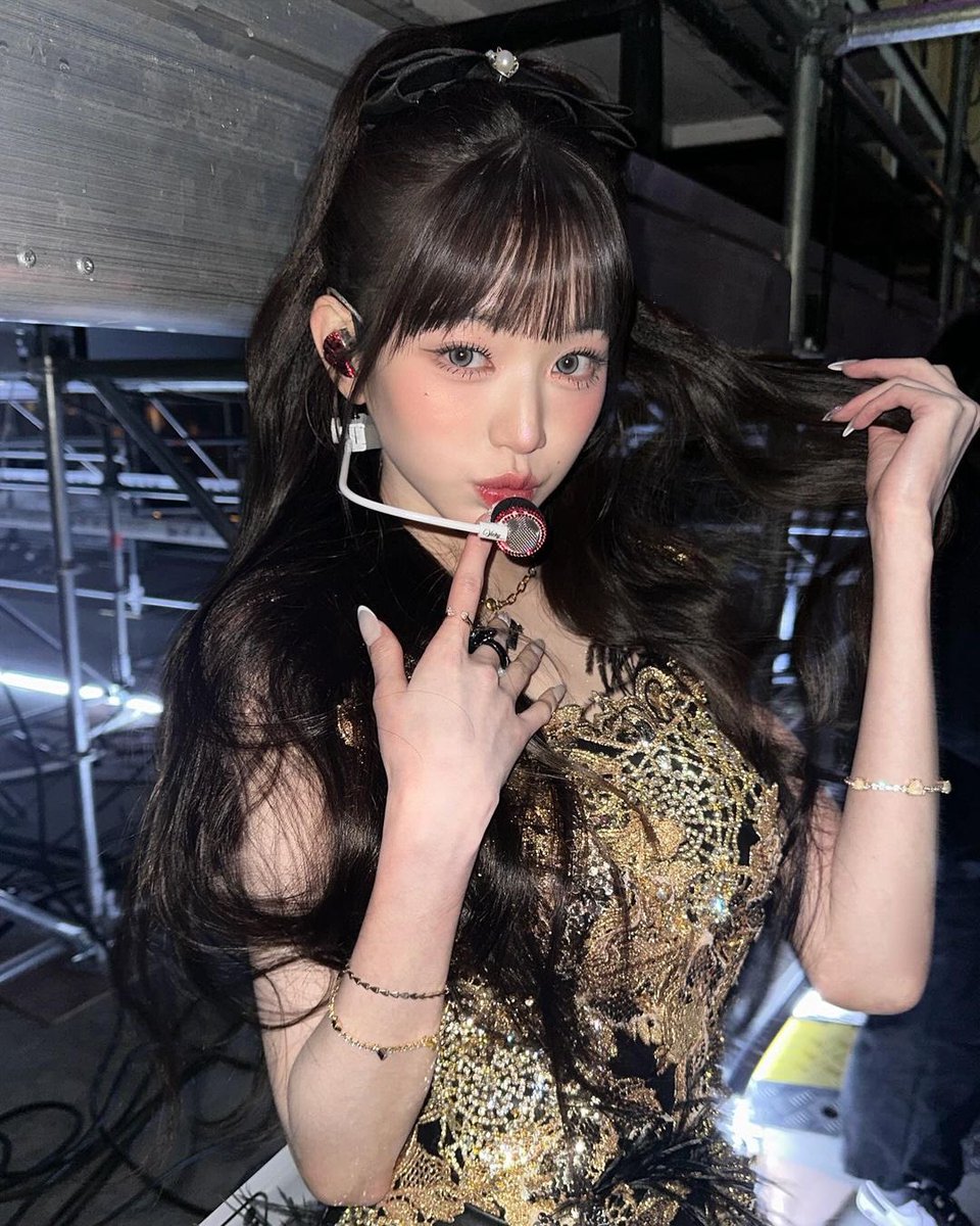 wonyoung pics tweet media