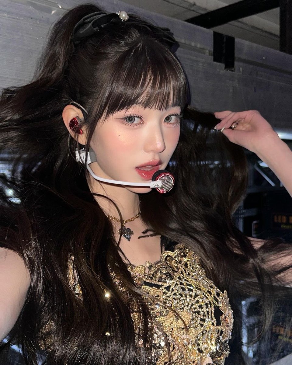 wonyoung pics tweet media