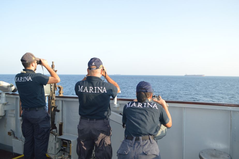 EUNAVFOR flagship, ITS #DELAPENNE, sails in the International Recommend Transit Corridor in the Gulf of Aden to monitor the vessel traffic in the Area. 

The presence of #EUNAVFOR warships in the Area is fundamental to assure #MaritimeSecurity and deter illegal activities at sea.