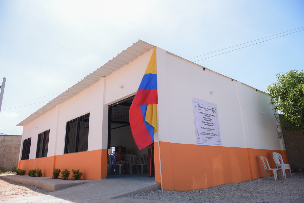 GobdelCesar's tweet photo. San José de Oriente, corregimiento de La Paz, ofrece una bella vista y contacto fantástico con zona montañosa del Cesar.

Aquí inauguramos, en el barrio Mirador, un salón comunal, construido por la Junta de Acción Comunal, en convenio con el Gobierno del Cesar

¡Lo Hicimos Mejor! https://t.co/D5af1drOpd