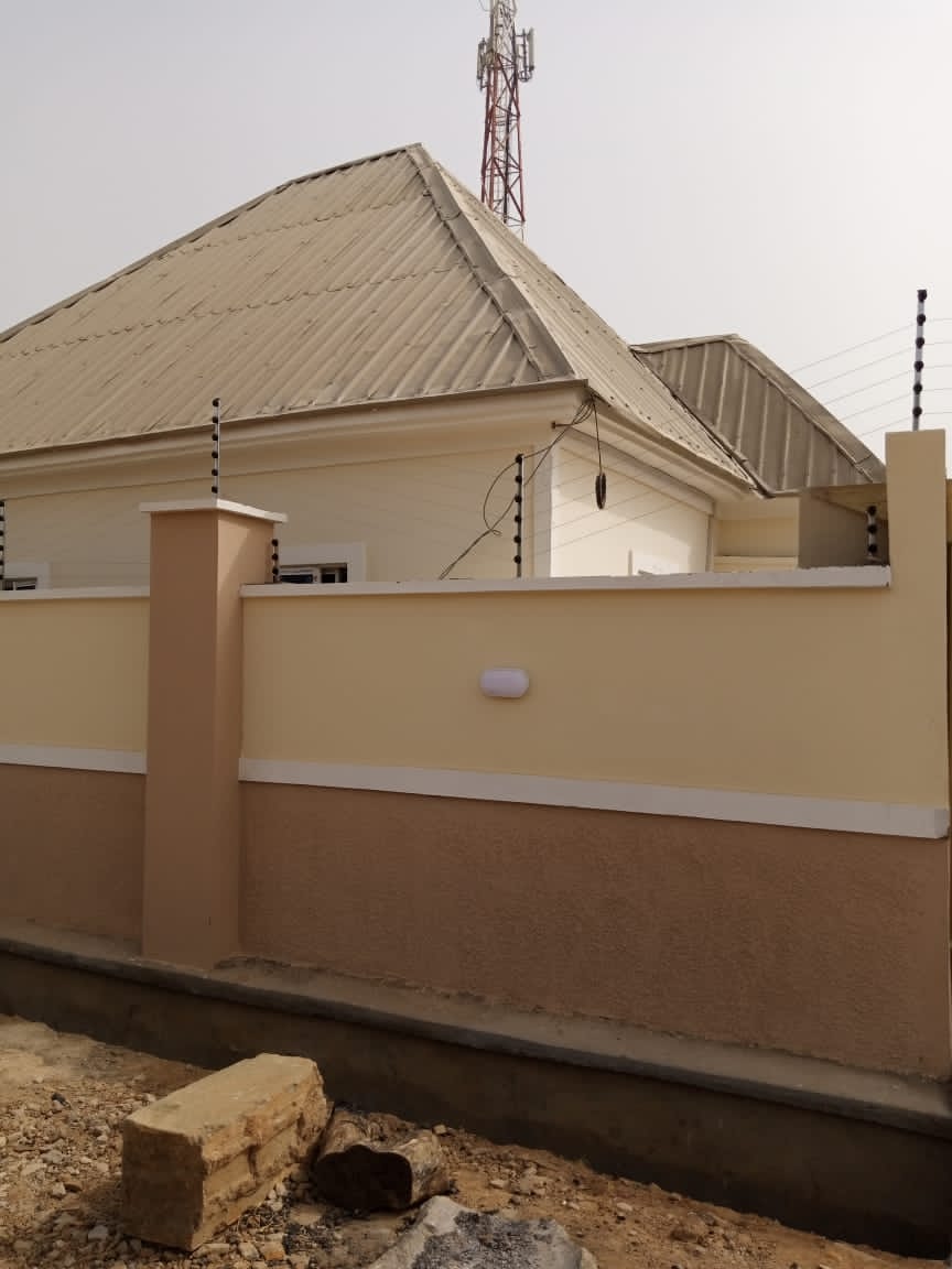 sabiusulaiman09's tweet photo. 3bedroom
1boskwata, 1 falos Location sabo kawo, Asking  24m only. Kaduna
@7signxx @_hafsat_paki @abbahgaladimah @AbbaM_Abiyos @Abdullahi_wolf @Abu_jawaadd @Abj_Auto_cars @el_uthmaan @AutoMotorsNG @AutosKd @DaggashAutos https://t.co/fZfAb0Uc21