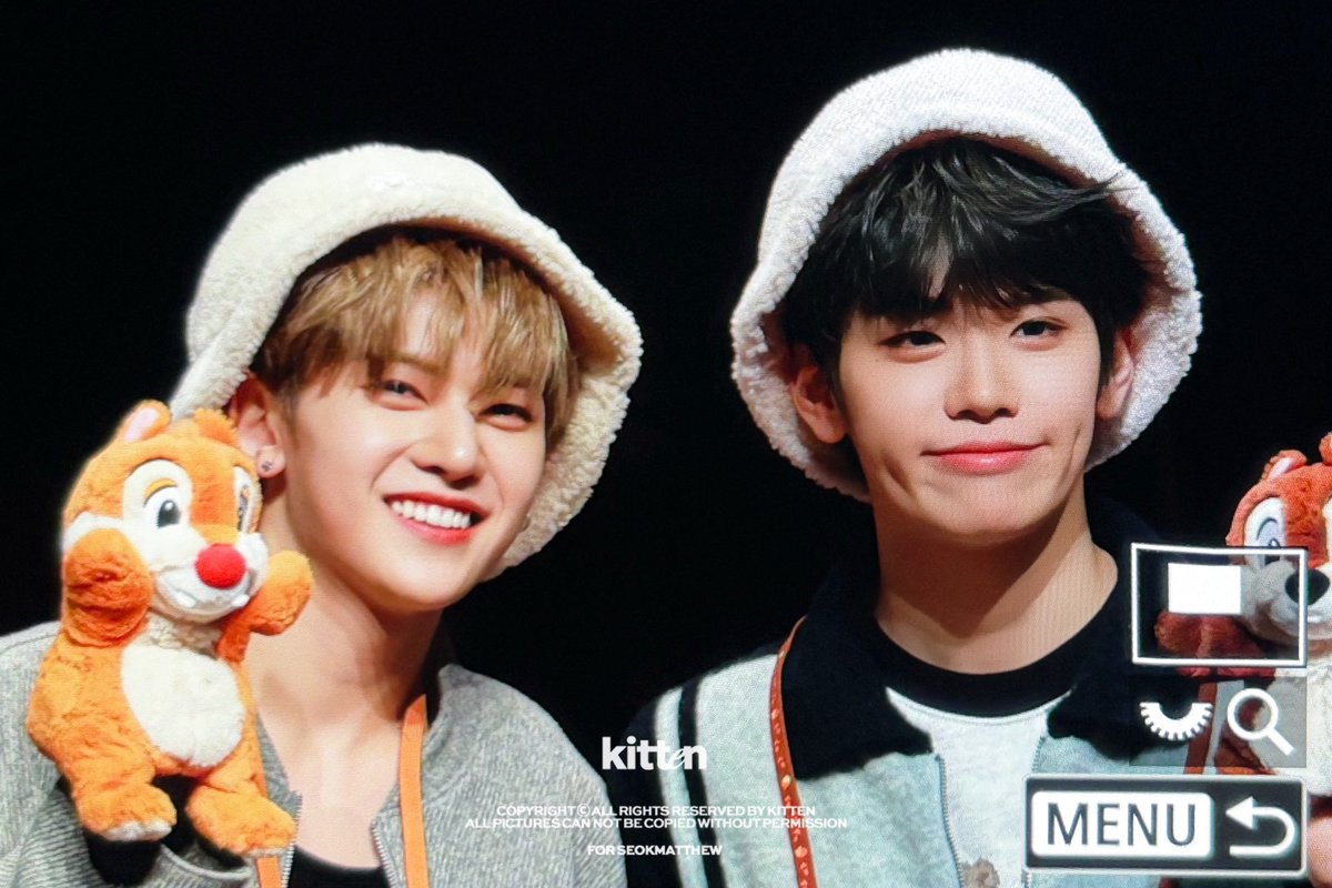 kitten_smt's tweet photo. 231203 빵이즈 칩앤데일 찰떡이야💛🤎
#석매튜 #김태래 #SEOKMATTHEW #ソクマシュー #ZB1 #제로베이스원 https://t.co/hDPChFQzHN