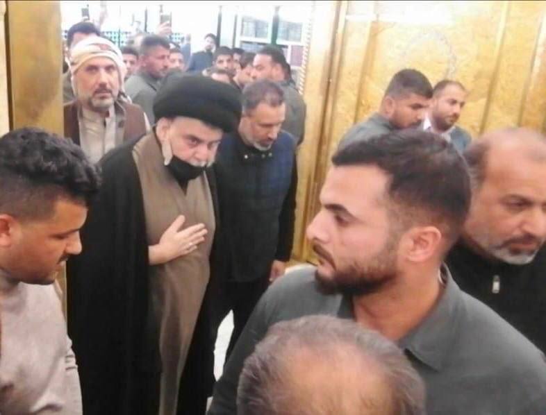 أعتقد أن استمرار #الصدر على لبس 
الكمامة هو دليل على تلوث المجتمع.
والله العالم.
.
حفظ الله المقتدى ومن تبعه بإحسان 
إلى يوم الدين يارب العالمين. 
#نقاطع_الظالمين_نصرة_للحسين
.
#مقاطعون للفاسدين وانتخاباتهم.