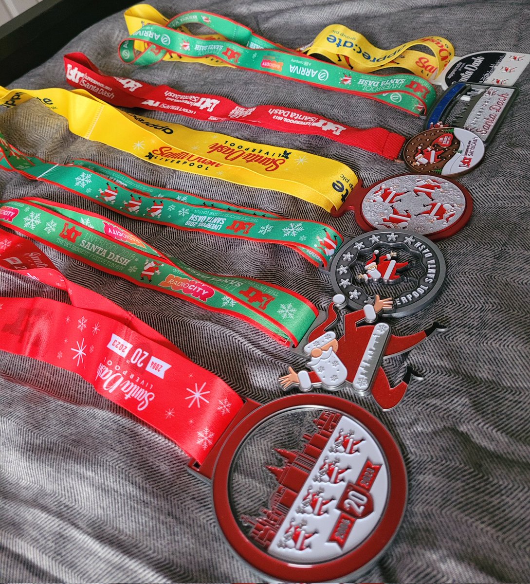 waynio2010's tweet photo. Santa Dash 2023 completed.
Another one to add to my collection! π₯
#SantaDashLiverpool https://t.co/h4sP4pahB4