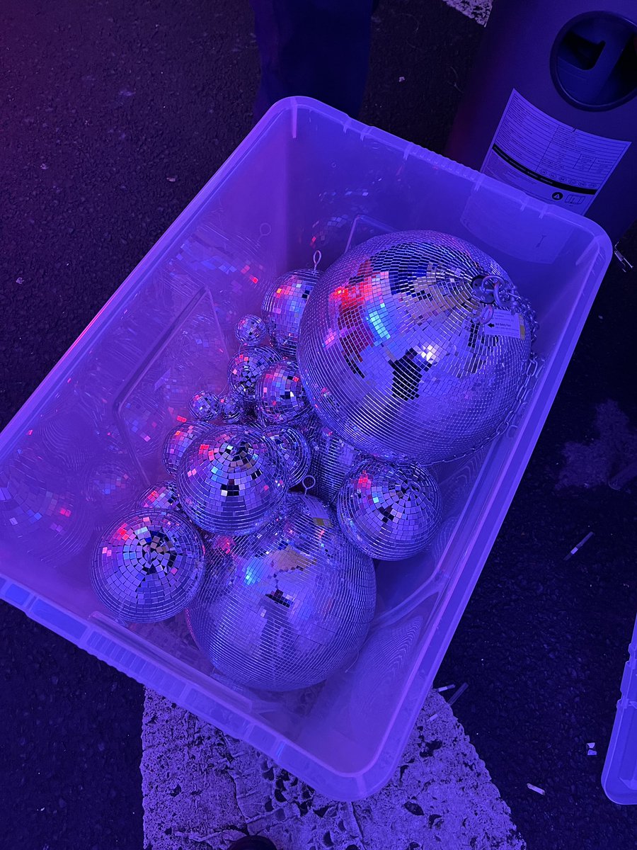 mothermacspub's tweet photo. The disco balls are packed away until next Saturday 09th Dec
Many thanks to the sponsors @LimerickCouncil and @BirraMorettiIRL
#xmasinlimerick #operaonthelane https://t.co/B3pwY2GpVl