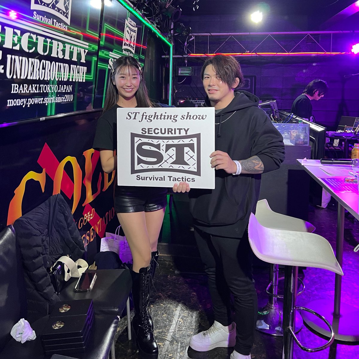 ao_chan1107's tweet photo. おれんちプロジェクターあるから
この後うちでネトフリみよーよ?
#STfight #地下格闘技 https://t.co/xRqyJaUgPv