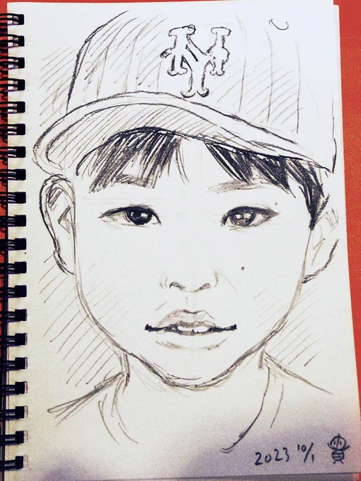 「サギヌマワンダーランド」でお描きした似顔絵を許可いただきアップ!✍️😊 キャップがよく似合う少年!⚾️ ほくろ等も人それぞれの特徴の一部なので、できるだけ見逃さないように描き入れてます☆ #似顔絵 #鉛筆画 #宮前区