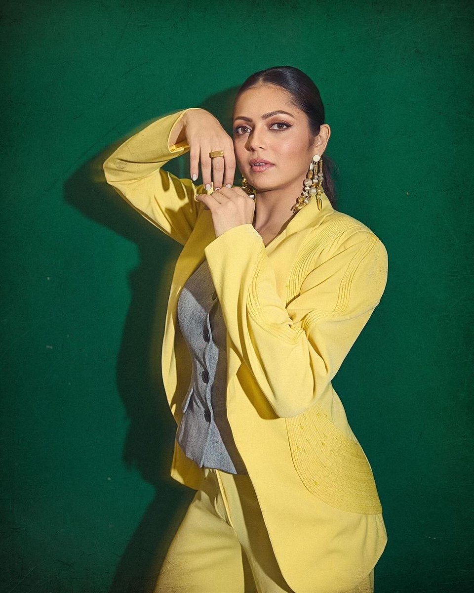 I nominate #DrashtiDhami as Best OTT Actress of the year for #iconicgoldawards2024 for the role of Ira in Duranga zee5 web series  #iconicgoldawards2024DrashtiDhami