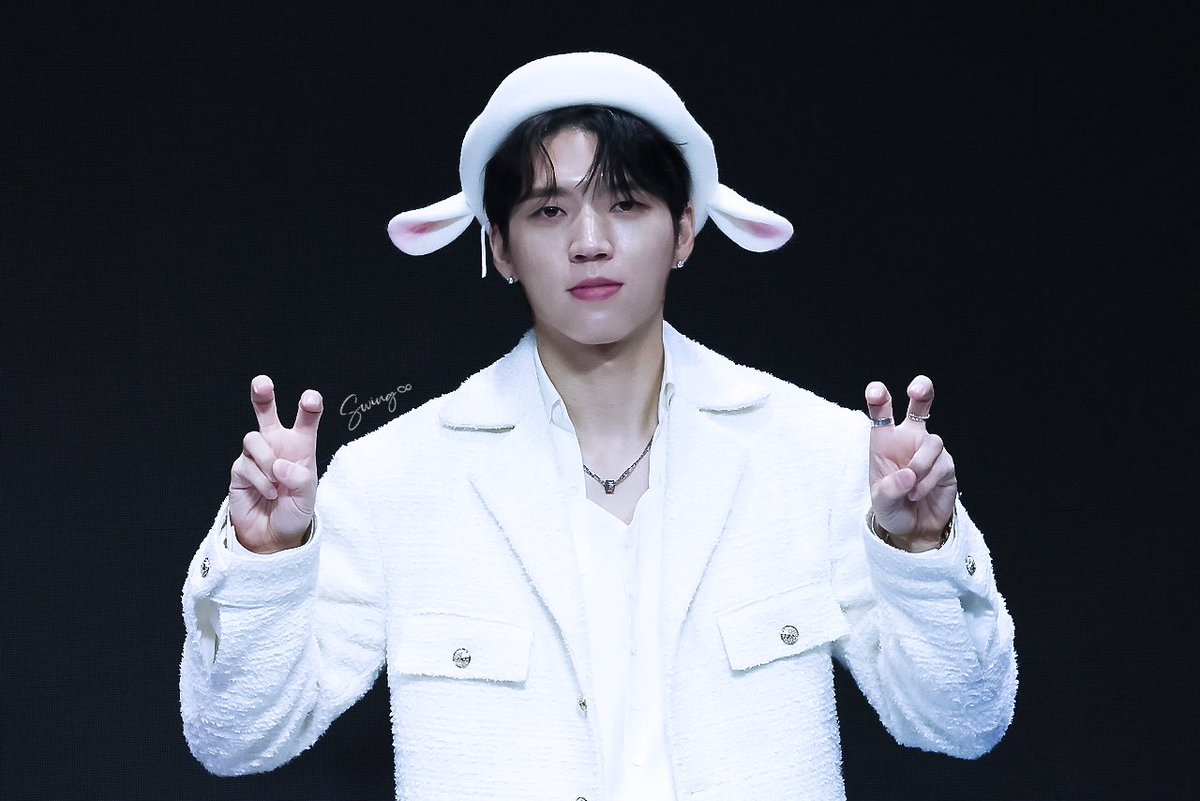 Swing__wh's tweet photo. 231202 에버라인 팬싸

귀여웡(⁎⁍̴̛ᴗ⁍̴̛⁎)

#인피니트 #INFINITE  #남우현 #우현 #NAMWOOHYUN #WOOHYUN https://t.co/yp0Oj9Y9Vy