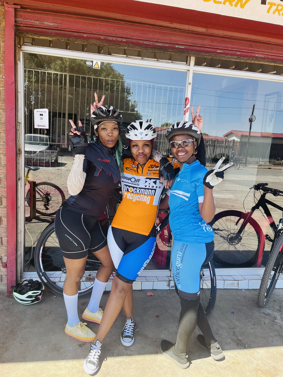 neo_matau's tweet photo. Sunday Joy Ride
#Vutta Cycling Club
#Daveyton https://t.co/eACzz4Wwgt
