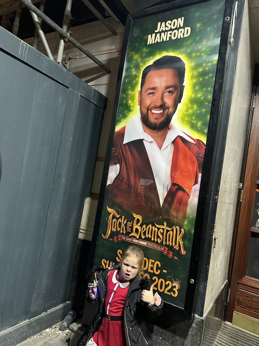 uptowncurls's tweet photo. Drove up from Suffolk for the second year running to see @JasonManford in panto. Worth every minute on the motorway. Such an amazing cast and hilariously funny! @realbennickless @PalaceAndOpera https://t.co/cIGlfuBRoh