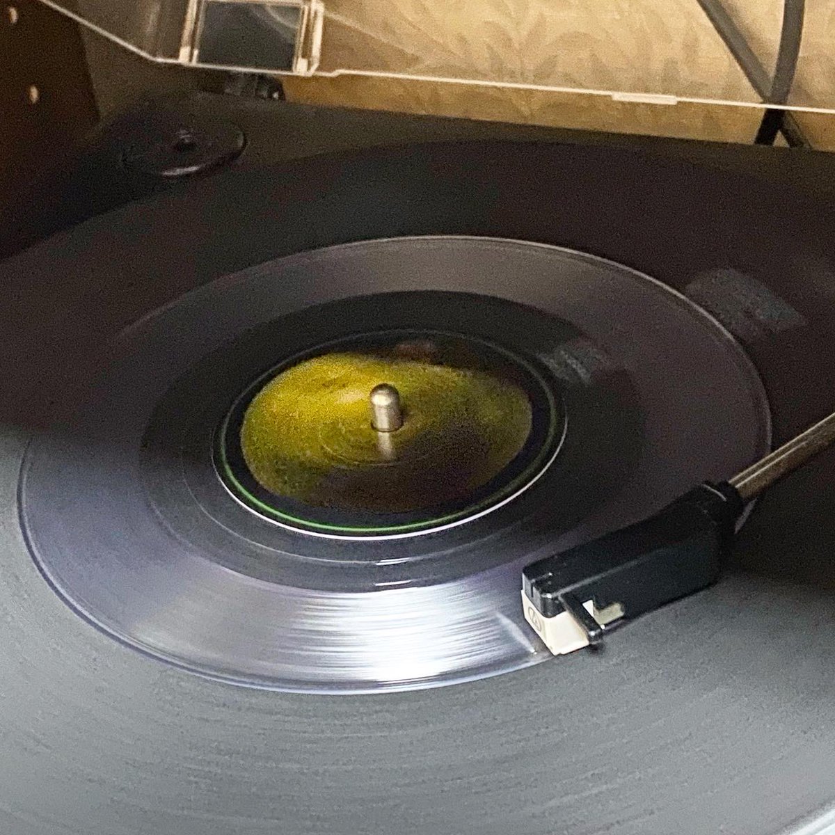 rockid1's tweet photo. #TheBeatles - #NowAndThen ( #2023 )
#LoveMeDo
전설이 남겨준 마지막 선물
#JohnLennon #PaulMcCartney
#GeorgeHarrison #RingoStarr
#SingleVinyl #Single #Vinyl #Record
#VinylCollection #45rpm
#비틀즈 #싱글 #바이닐 https://t.co/fhBw456855