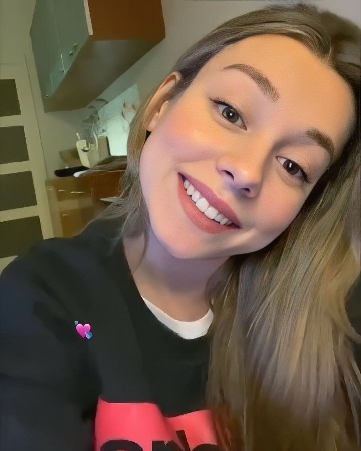 Ester 🍎🔥 #LSHSDV tweet media