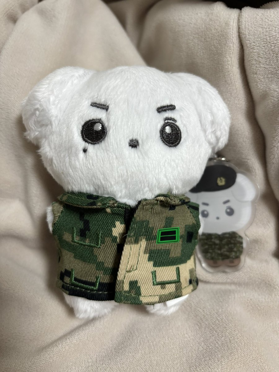 뭉짱가 초-카와이🫶🏻
베레모를 잃어버려서.. 옷만 입혀주었는데 넘 귀여워요🥹🥹 아기짱깡쥐야 우리 얼른 다시 만나쟈
 #뭉짱입니다