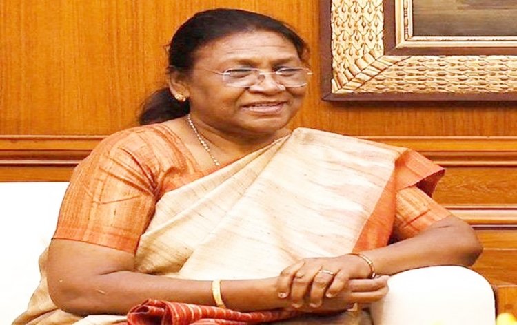 airnews_ghy's tweet image. ৰাষ্ট্ৰপতি শ্রীমতী #DroupadiMurmu ৱে আজি নতুন দিল্লীত ২০২৩ বৰ্ষৰ দিব্যাংগসকলৰ সৱলীকৰণৰ ৰাষ্ট্ৰীয় বঁটা প্ৰদান কৰিব। ৰাষ্ট্ৰপতিয়ে দিব্যাংগসকলৰ অভূতপূর্ব সাফল্য আৰু তেওঁলোকৰ সবলীকৰণৰ হকে কৰা কামৰ বাবে এই বঁটা প্ৰদান কৰিব। 
#InternationalDisabilityDay
#AbilityNotDisability