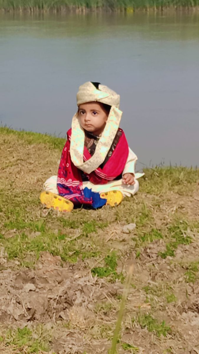 MeErYaHya6's tweet photo. Happpy Sindhi Cultural day❤✌

We are the ones who wrote the Books of Vedas when people around the world at that time didn't know about books. Undoubtedly, our literature spread with traders and visitors. 
I am proud to share my genes with my ancestors.
#SindhiCulturalDay https://t.co/DsVmppwC8n
