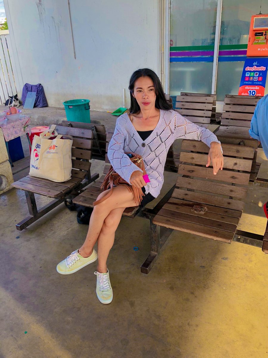 d12574's tweet photo. ไปเที่ยวกับพี่ดาไหม #สาวใหญ่ https://t.co/mrJTi4yErR