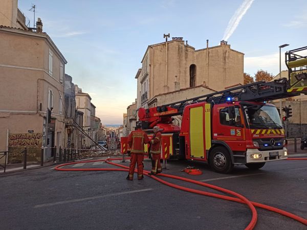 Merci aux pompiers et forces de l’ordre mobilisés cette nuit à #Marseille, face à l’incendie et l’explosion, dans le 4e arrondissement de #Marseille.

Je souhaite un prompt rétablissement aux blessés, avec l’espérance d’un retour le + tôt possible, chez eux, de tous les évacués.