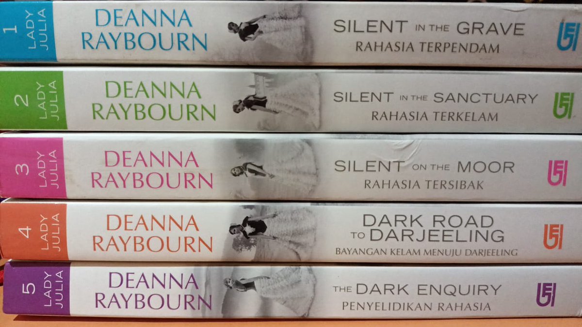 Ai839852's tweet image. Kalau ini buku yg kyk na perlu waktu 10 tahun buat ngelarin. Secara smp skrng no 1 na aja kgk kelar2 🤣. Bahasa na itu loh, muter2 bikin ngantuk 🥲😔
Apa krn bahasa Indo ya? Keseringan baca buku n fanfic inggris nih kyknya, baca yg bahasa Indo malah ngantuk mulu. #Novel #curcol