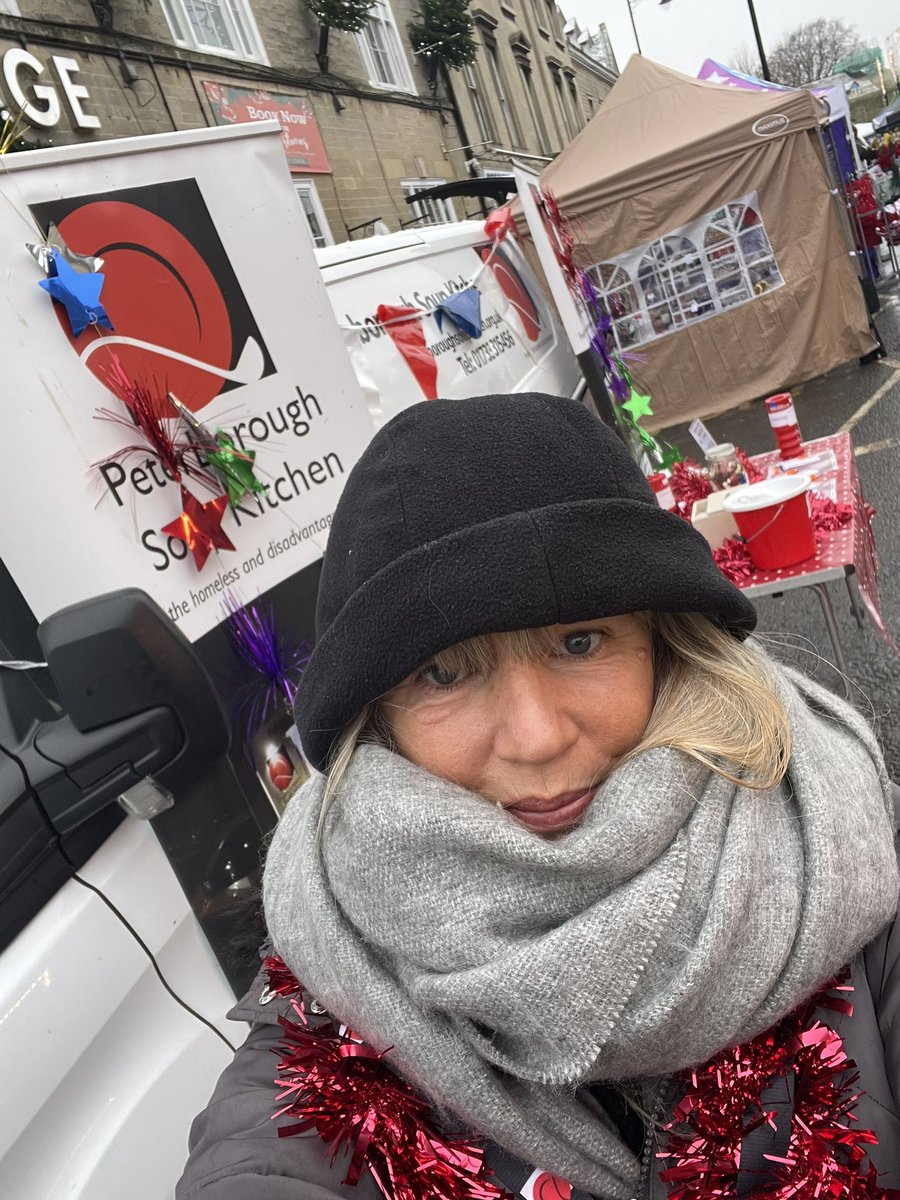 We made it through the snow! ⛄️ Please come and visit us to say hi! 🎄🎅🏻 
Deepings Christmas Market ❤️