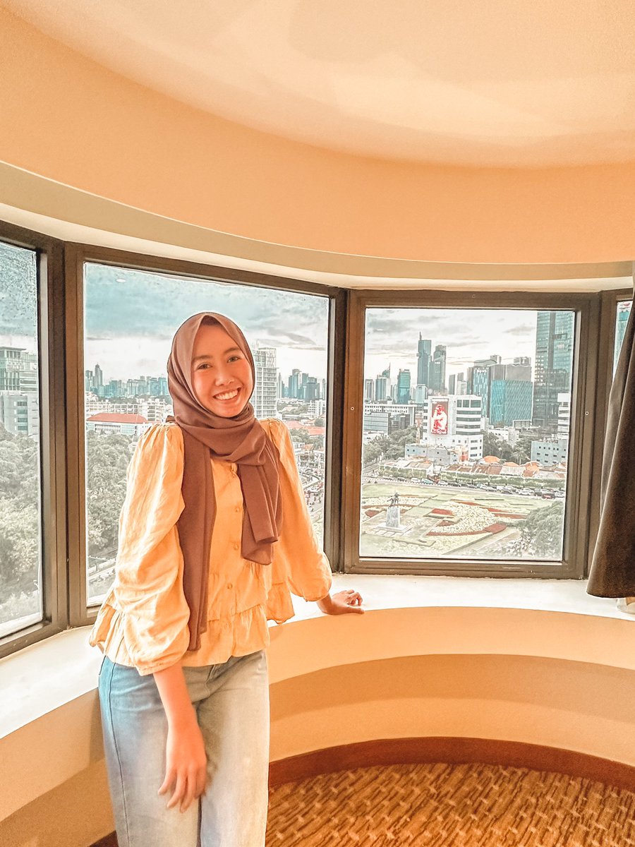 mardiaheyyy's tweet photo. Akhir tahun mau kemana? Staycation bareng keluarga atau yang tersayang ajaaa! 🫶✨

Gue spill hotel di Jakarta yang bisa liat city light sekalian nikmatin kembang api di tahun baru. 🤩

Ps. Gue ada kode promo juga nanti gue spill di akhir thread yaw. https://t.co/OBxLxiSyrR