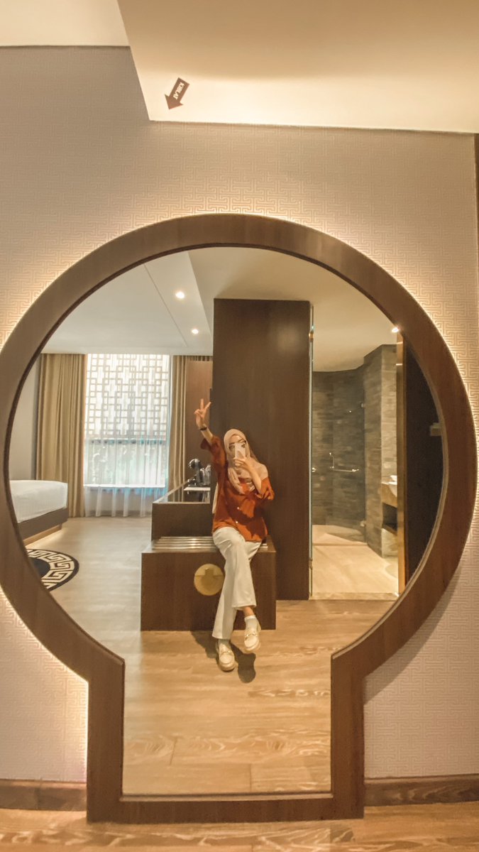 mardiaheyyy's tweet photo. Akhir tahun mau kemana? Staycation bareng keluarga atau yang tersayang ajaaa! 🫶✨

Gue spill hotel di Jakarta yang bisa liat city light sekalian nikmatin kembang api di tahun baru. 🤩

Ps. Gue ada kode promo juga nanti gue spill di akhir thread yaw. https://t.co/OBxLxiSyrR