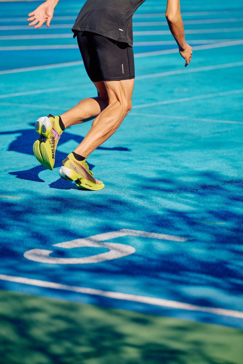 PUMA_JPN's tweet photo. #中西亮貴 X FAST-R NITRO ELITE 2
「自分の走りを最大限発揮させてくれるような構造になっているのかなと思います。」
FAST-R2、EKIDEN RUSH PACK予約受付中🛒
12月8日(金)より一般発売
詳しくチェック🏃→https://t.co/xvzrel7KvS
#ForeverFaster
#PumaNitro
#FastR2 https://t.co/73JarhhwTb