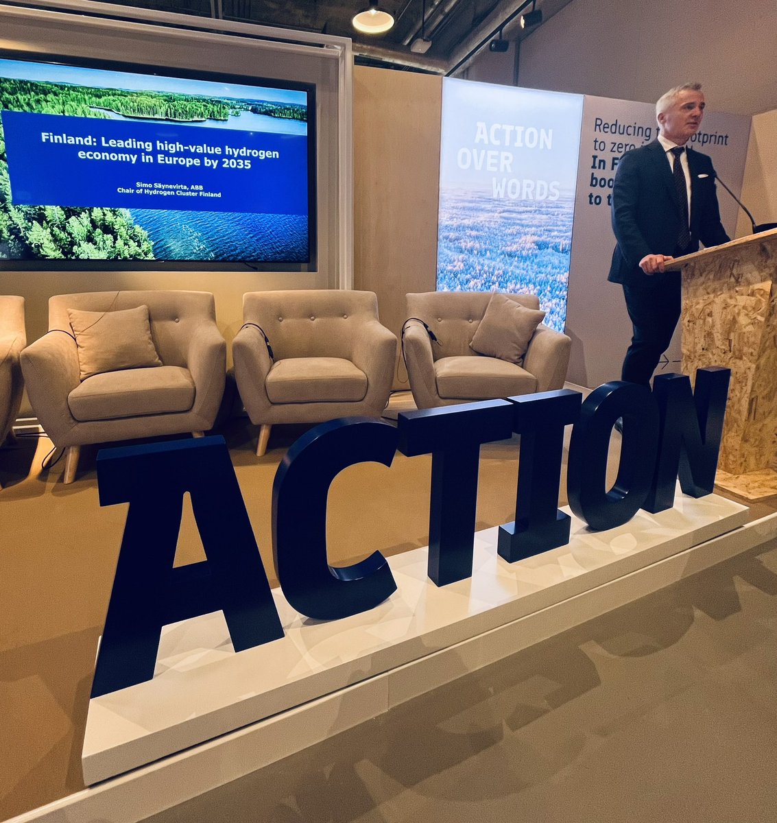 Olli Sipilä (@osipila) on Twitter photo <a href="/adleande/">Anders Adlercreutz</a> opening speech at #COP28 event Finland: Leading high-value hydrogen economy in Europe by 2035 <a href="/adleande/">Anders Adlercreutz</a> opening speech at #COP28 event Finland: Leading high-value hydrogen economy in Europe by 2035