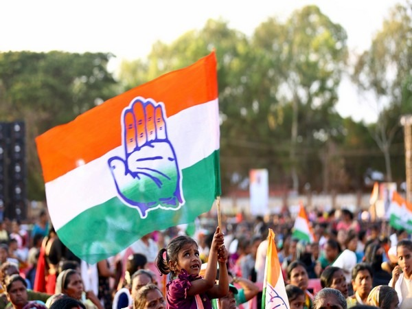 ani_digital's tweet photo. 'Red diary', 'Mahadev betting app', 'paper leaks' results in Congress defeat in Rajasthan, Chhattisgarh and Madhya Pradesh

Read @ANI Story | https://t.co/wwDU3OXREU
#AssemblyElections2023 #Congress #Reddiary #Mahadevbettingapp https://t.co/A03gp1LtF5