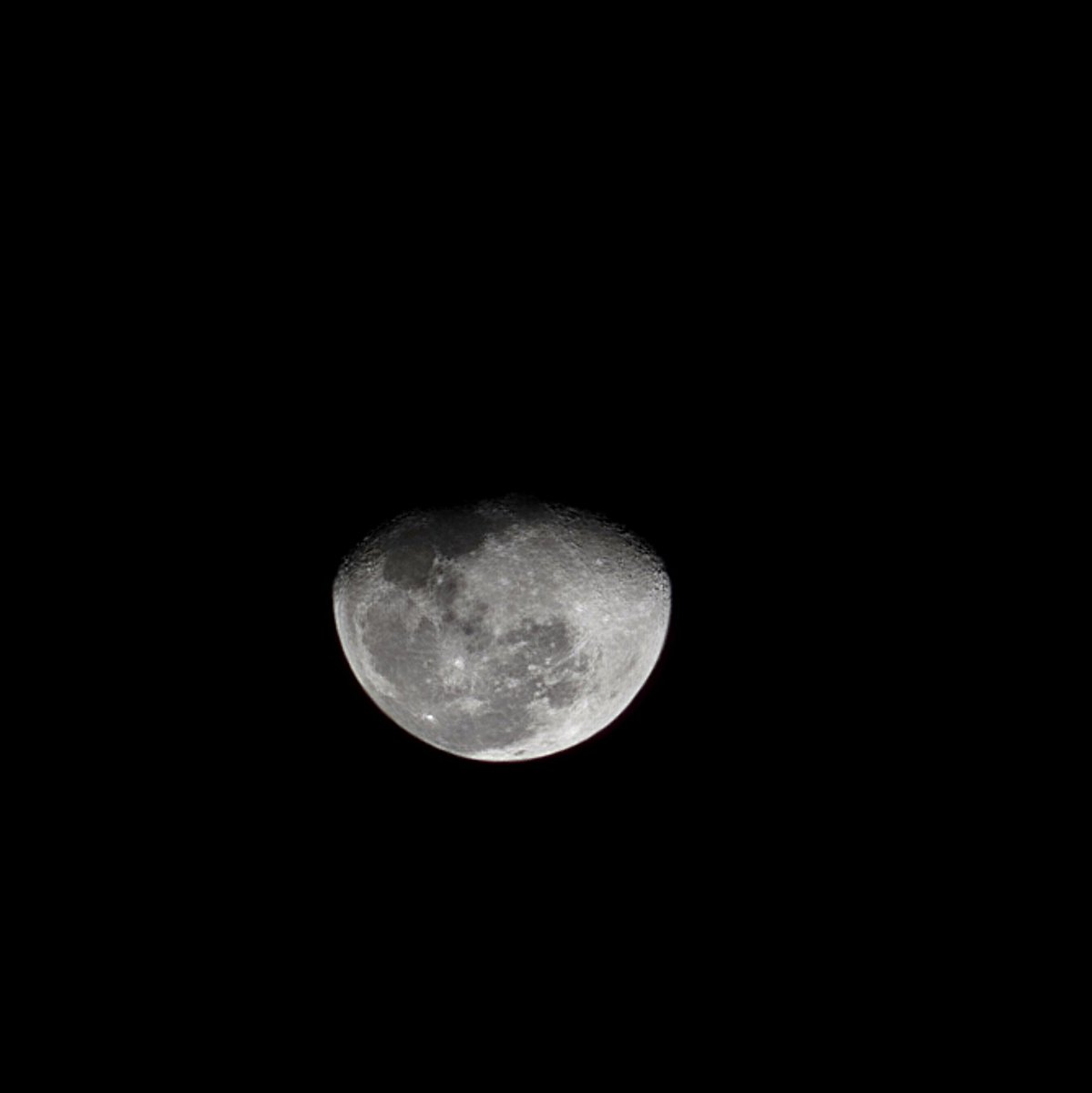 Shabib1's tweet photo. بعدسة جوال جالكسي S23 ultra
تصويري للقمر ..
(بدون أي تعديل) #GalaxyS23ultra #s23ultra #ultra23
. https://t.co/hdFsbsITkc