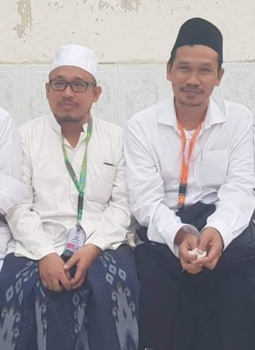 Cerita Gus Rojih Ubab Maimoen 

Gus Baha' Narukan dulu sorogan Shohih Muslim dengan Abah Ubab, dawuh beliau tentang Gus Baha' sebelum tenar 'Mbesuk Baha' dadi Kyai kota', dawuh tentang Gus Sholah Kencong waktu masih ngaji Abah 'Mbesuk iki sing Kyai' . ورزقنا علومهم