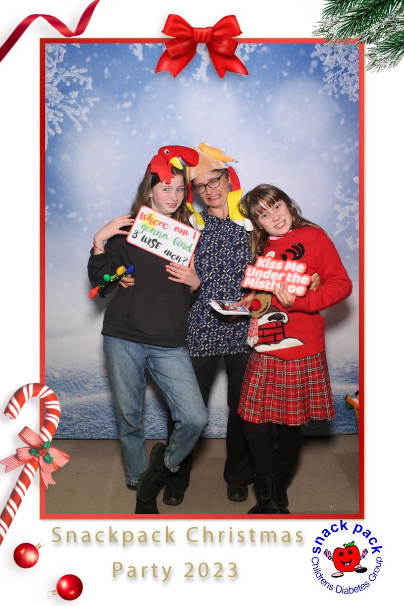 SnackpackExeter's tweet photo. We all had a great time at the first Snackpack Christmas party, we had a rodeo reindeer, a magic mirror, a face painter, a DJ, the big man himself even made an appearance and brought some presents for the children 🎅, it was so humbling to see so many T1D families come together. https://t.co/btJinjCVRo