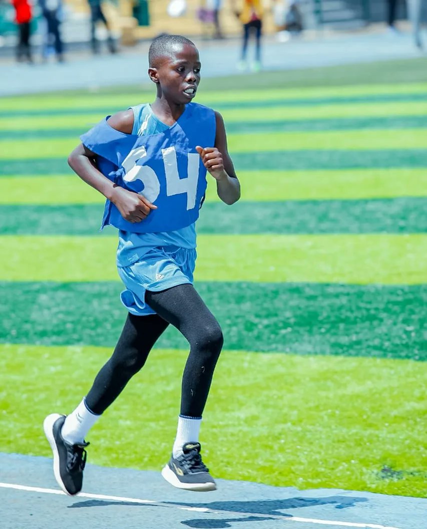 ISHUSHOTV's tweet image. #HappeningNow; i @HuyeDistrict hari gusozwa gahunda yo gukuza impano z&apos;imikino (#NationalTalentDay2023) yashyizweho na @Rwanda_Sports muri #IsongaProgram.

Abana bitabiriye ni abakina Football, Basketball, Handball, #Volleyball, Amagare n&apos;imikino Ngororamubiri, bo mu Ntara zose.